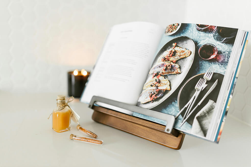 wooden receipe book stand 